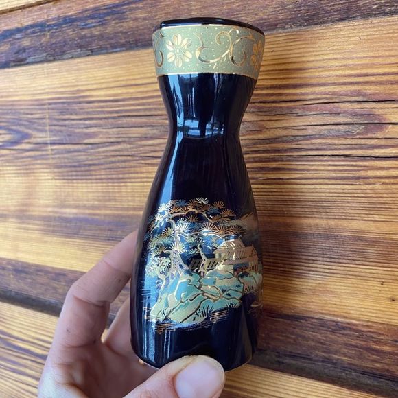 made in japan Other - 🔥 Authentic SAKE rice liqueur 5 piece set shot glasses and pitcher black gold